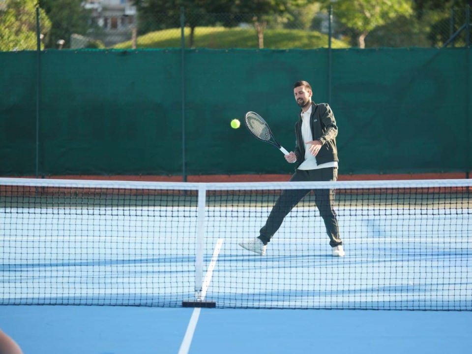 Novak Đoković otvaranje terena 4.jpg