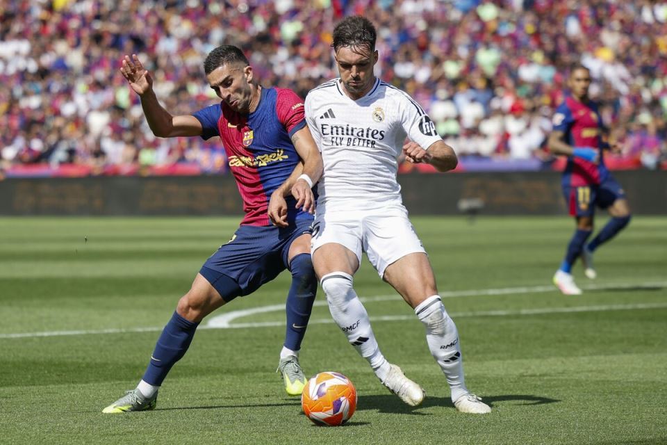 Raul Asensio i Feran Tores u duelu na El Klasiku Barselona Real Madrid