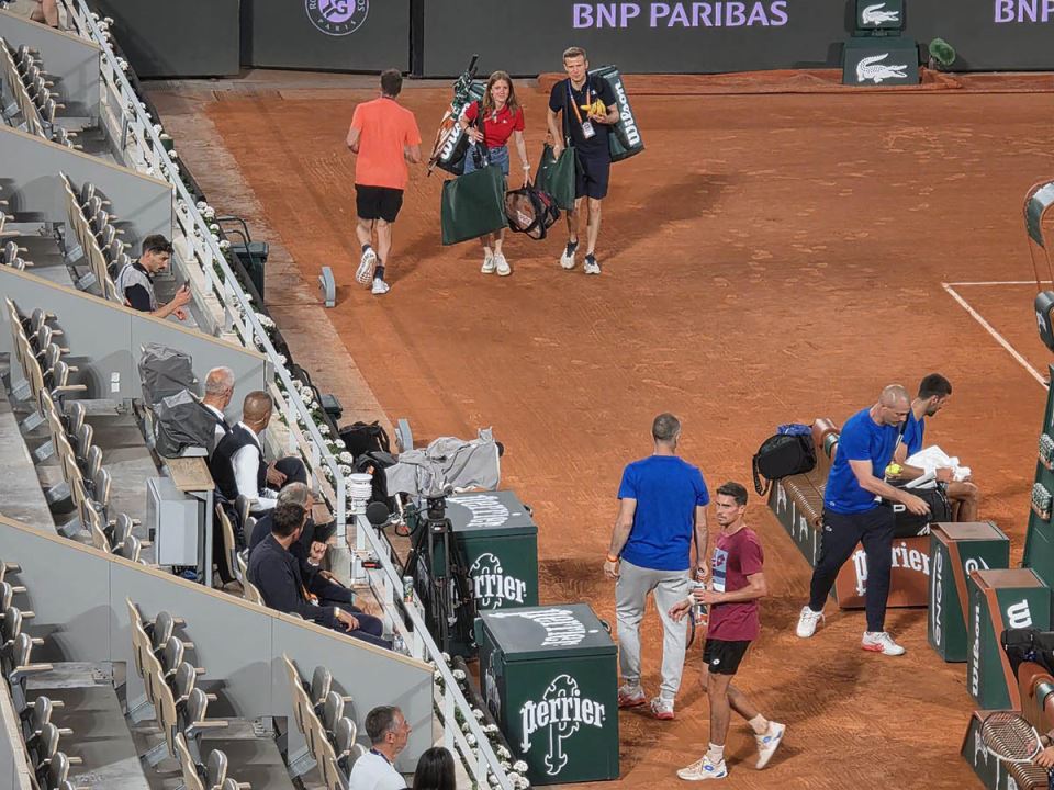 Novak Ðoković trenirao pola sata pre meča (1).jpg