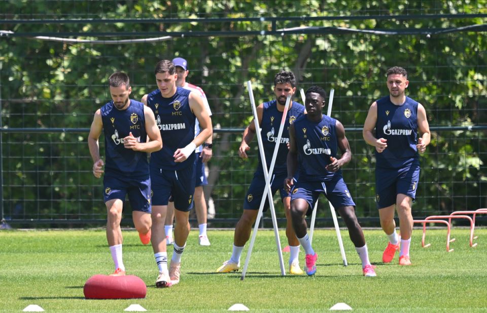 Crvena zvezda pripreme trening (2).jpg