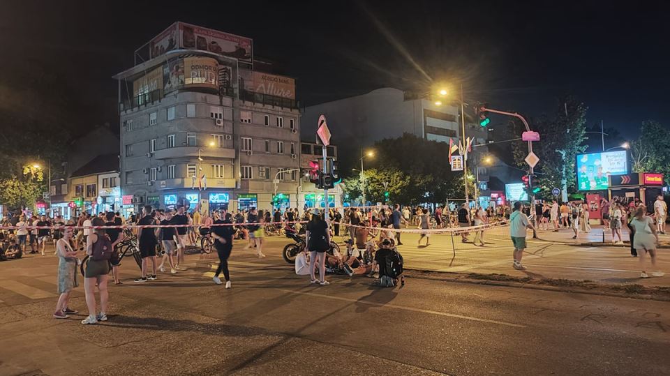 Blokiran Bulevar oslobođenja u Novom Sadu (1).jpg