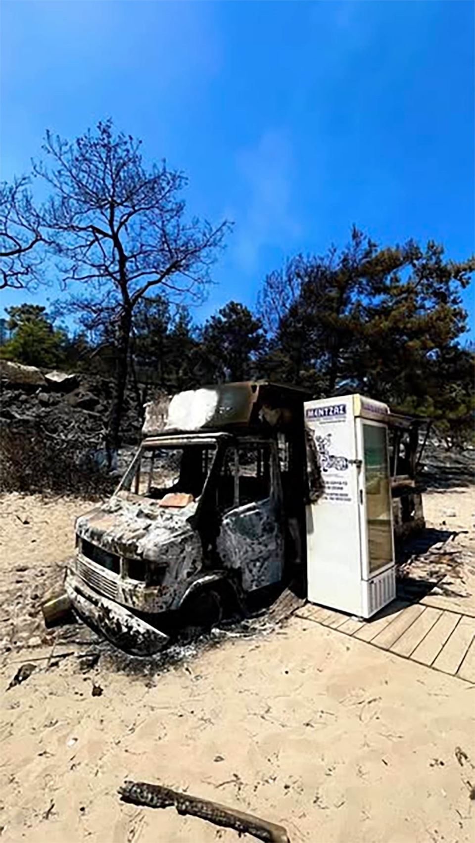 Plaža Glikadi na Tasosu nakon požara (1).jpg