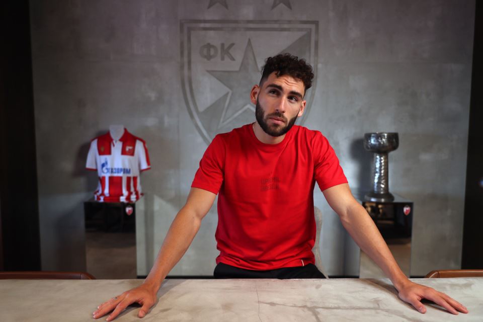 Nair Tiknizijan fudbaler Crvene zvezde