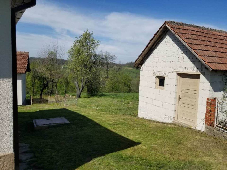 kuća na prodaju u Poljanicama (2).jpg