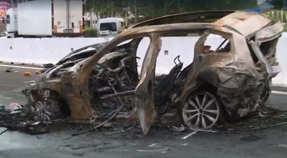 Zapaljeni automobil 1.jpg