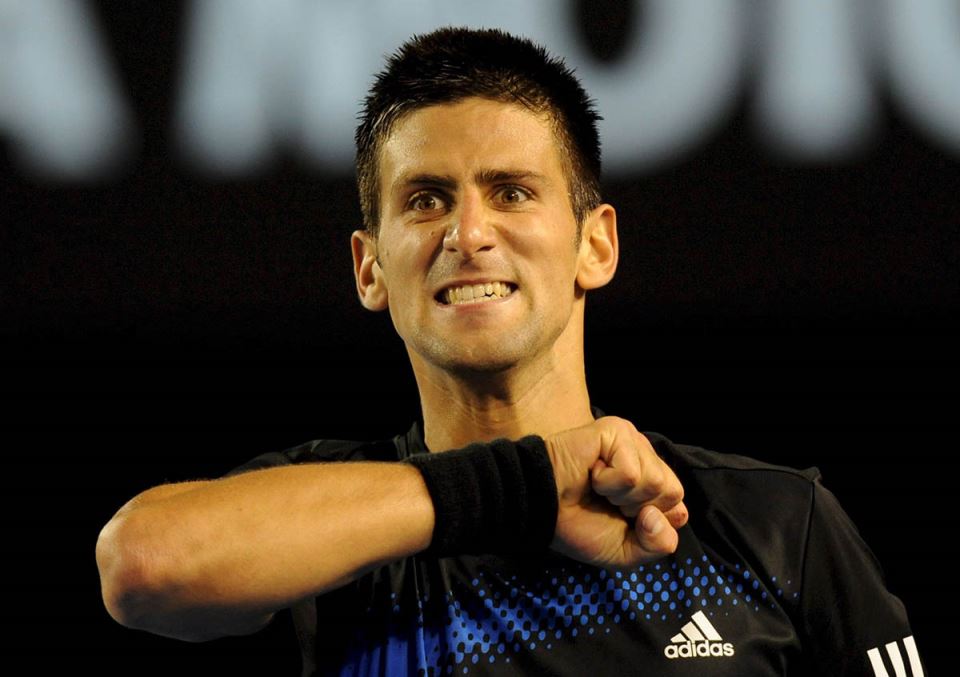 Novak Đoković pobedio Rodžera Federera 2008. godine na Australijan openu (2).jpg