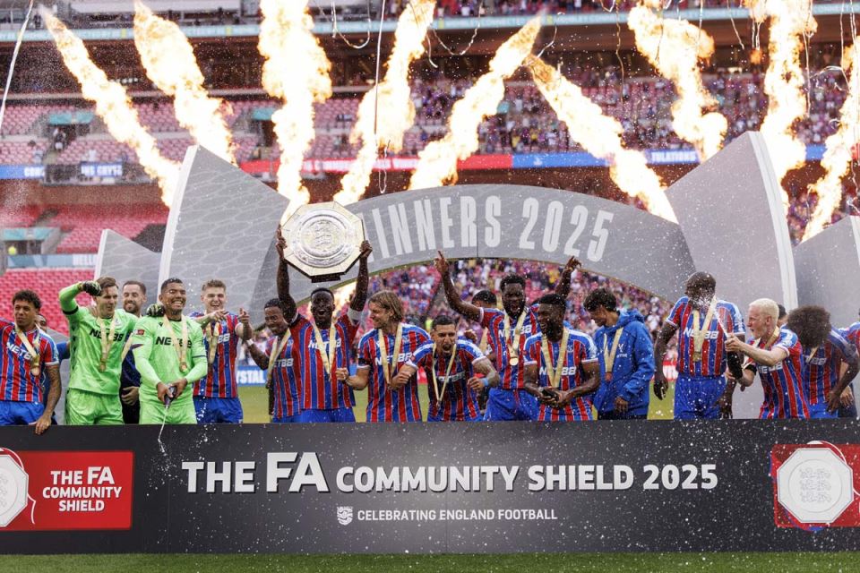 Kristal palas osvojio Komjuniti šild 1.jpg