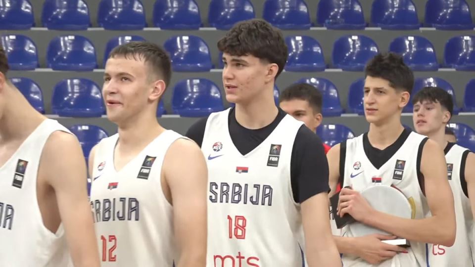 Srbija U16, dodela medalja (1).jpg
