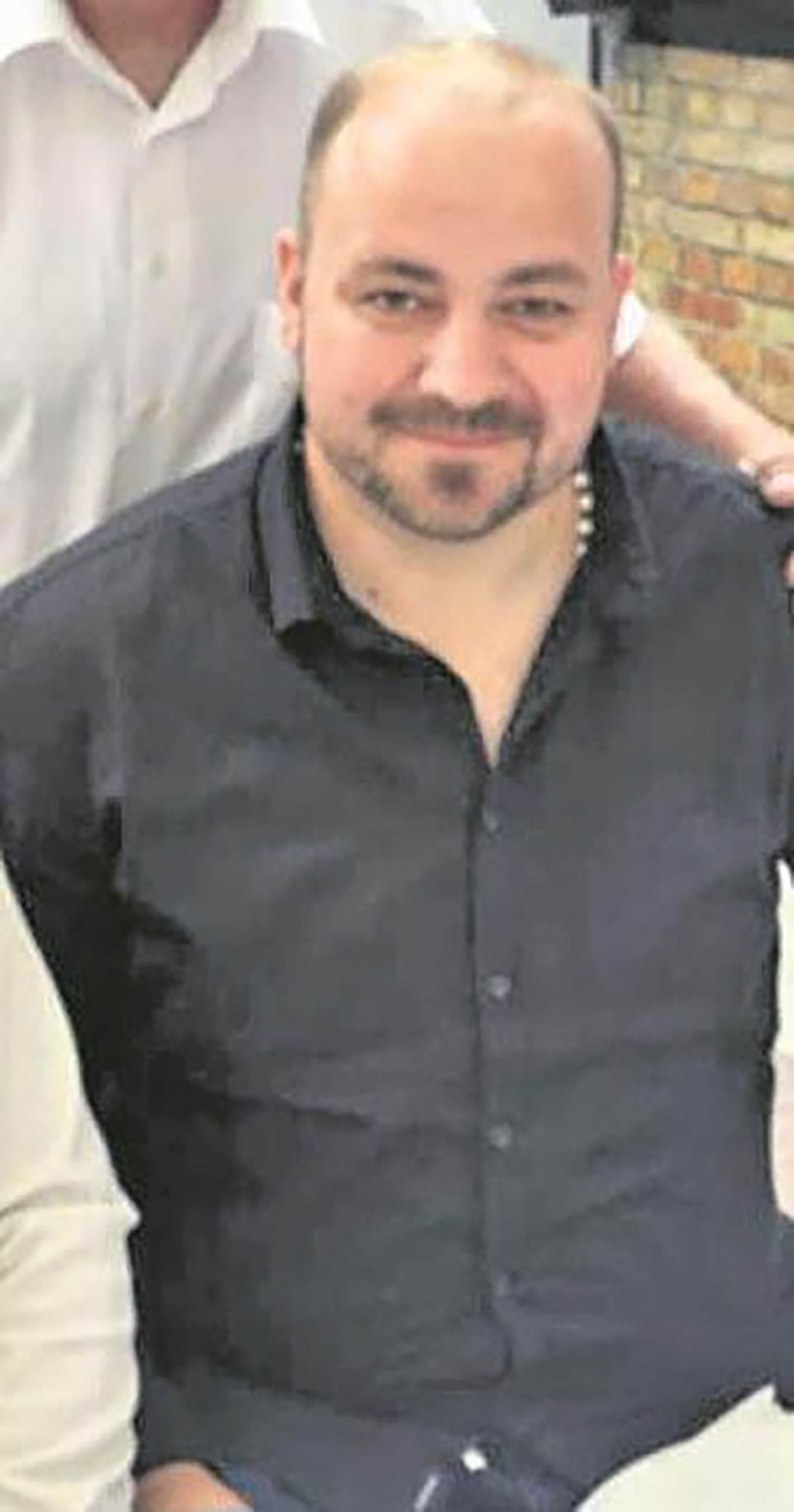 Darko nepoznatom čoveku podigao spomenik (2).jpg