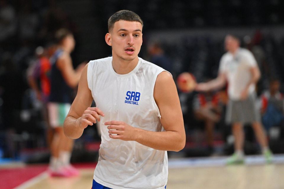 Zagrevanje reprezentacije Srbije pred utakmicu protiv Slovenije (2).jpg