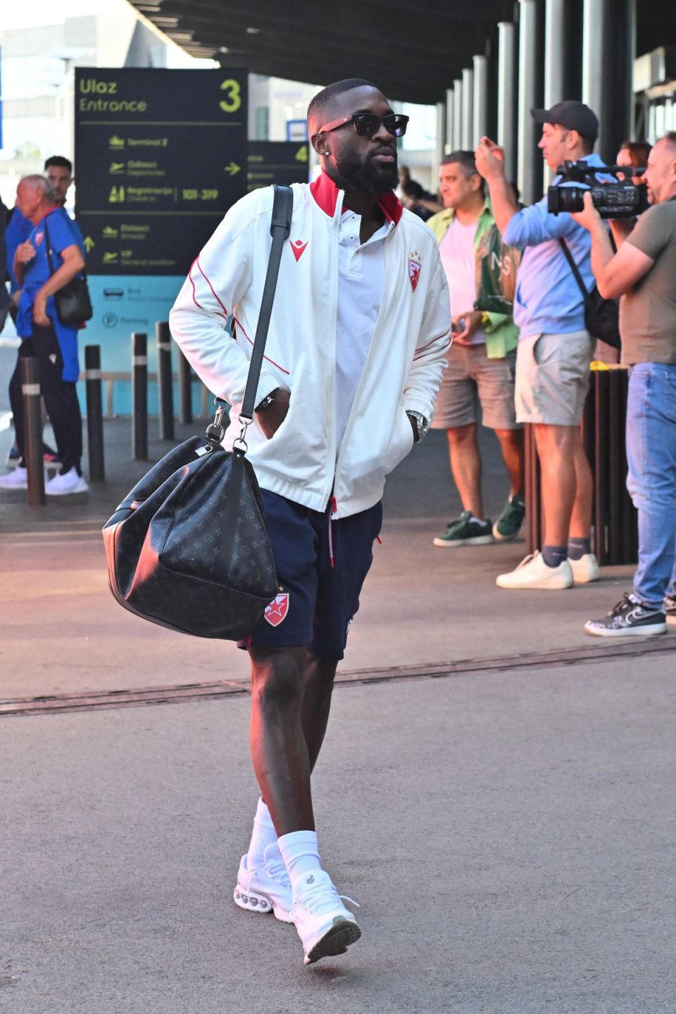 Crvena Zvezda na aerodromu (1) copy.jpg