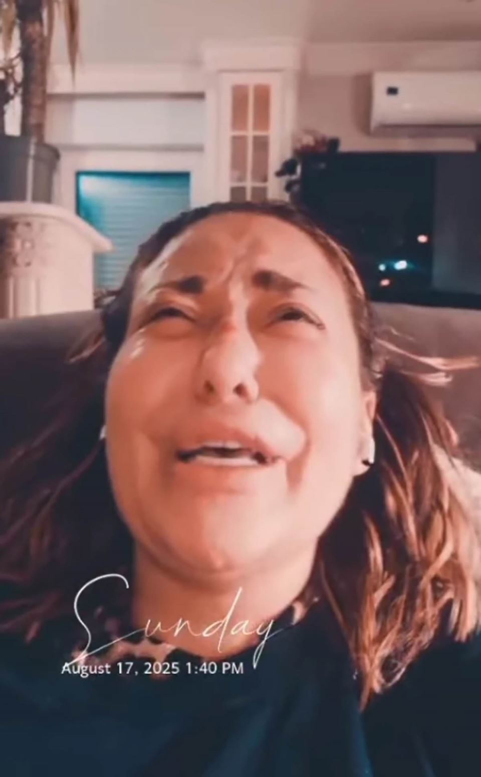 Ana Nikolić jeca na sav glas (7).jpg