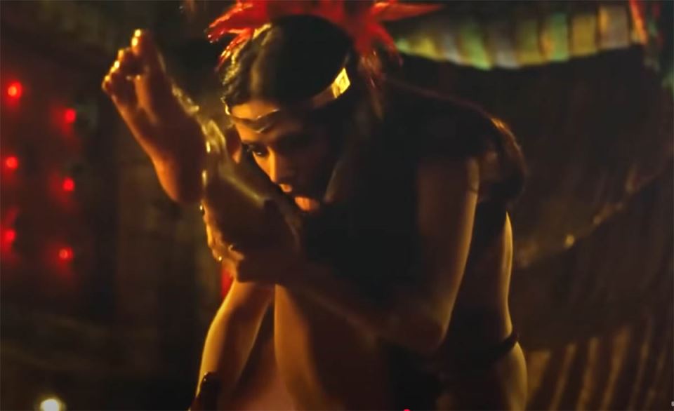 Salma Hajek u filmu Od sumraka do svitanja (2).jpg