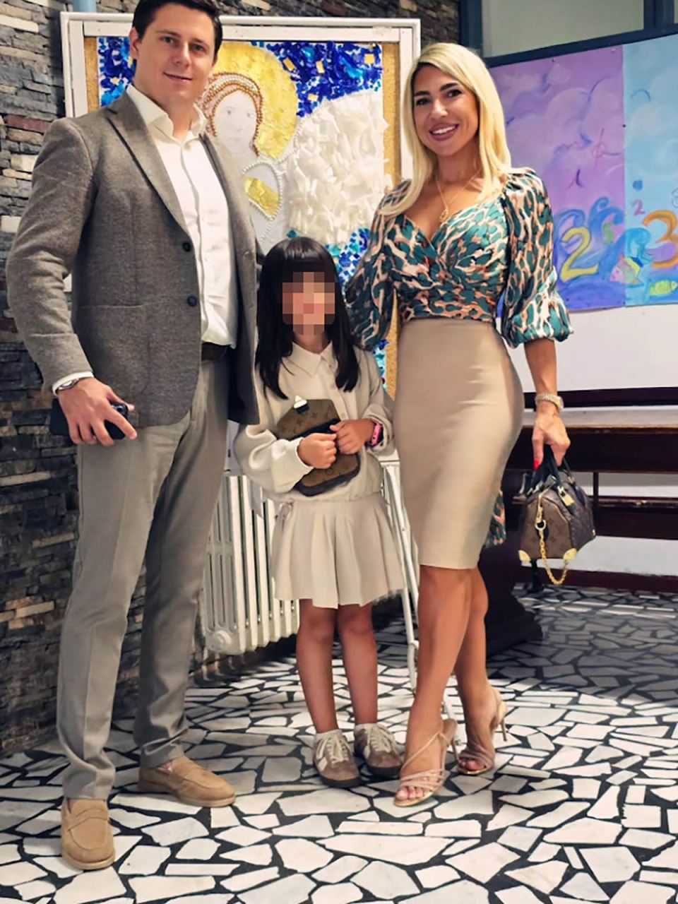 Jovana Jeremić ćerka polazak u školu (4).jpg