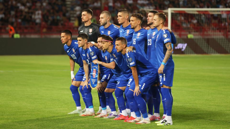 Reprezentacija Srbije u plavim dresovima protiv Engleske
