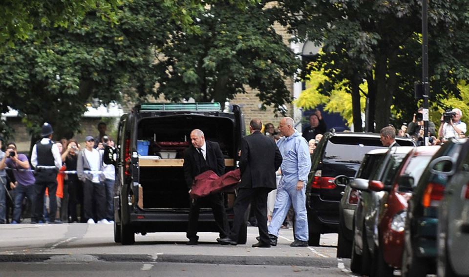 Sahrana i roditelji Ejmi Vajnhaus (1).jpg