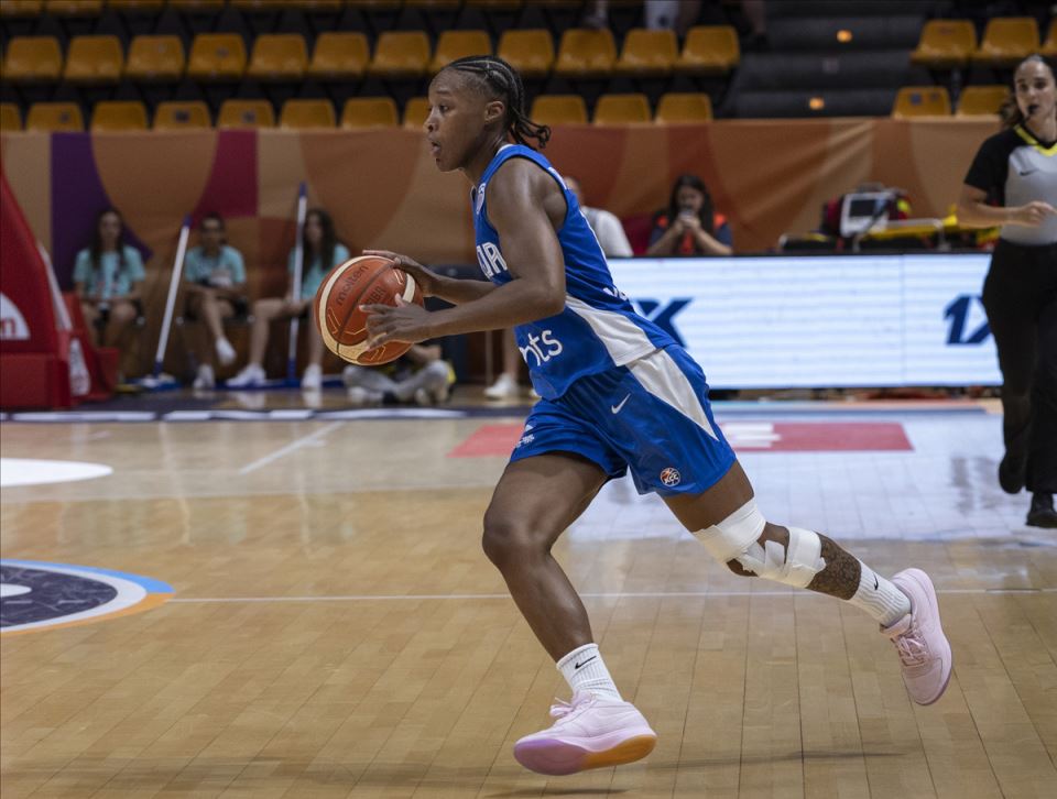 Ivon Anderson  na Evropskom prvenstvu organizuje napad Srbije