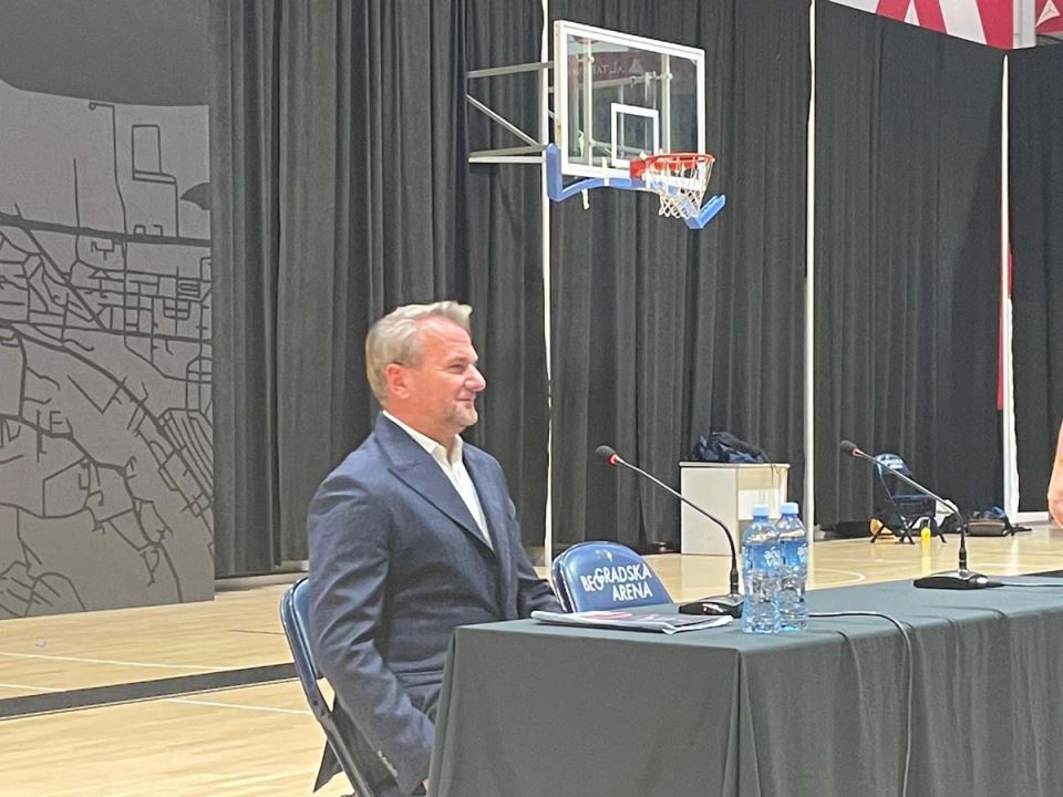 Ostoja Mijailović na konferenciji 1.jpg