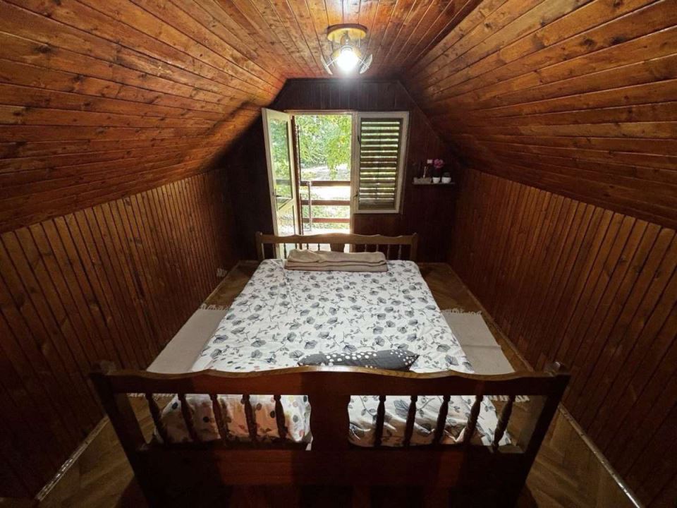 Vikendica na prodaju (1).jpg