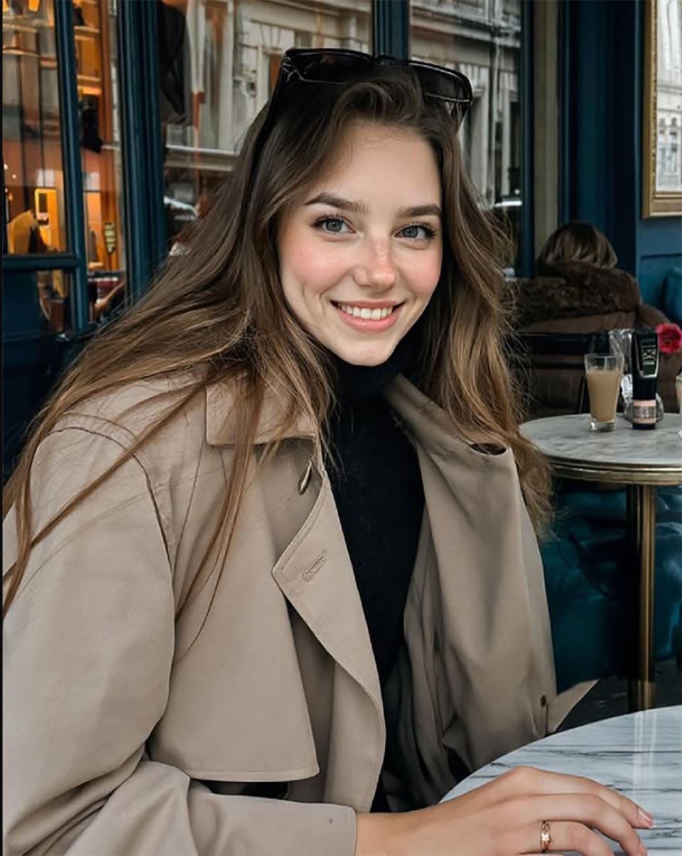 Tila Norvud AI glumica (6).jpg