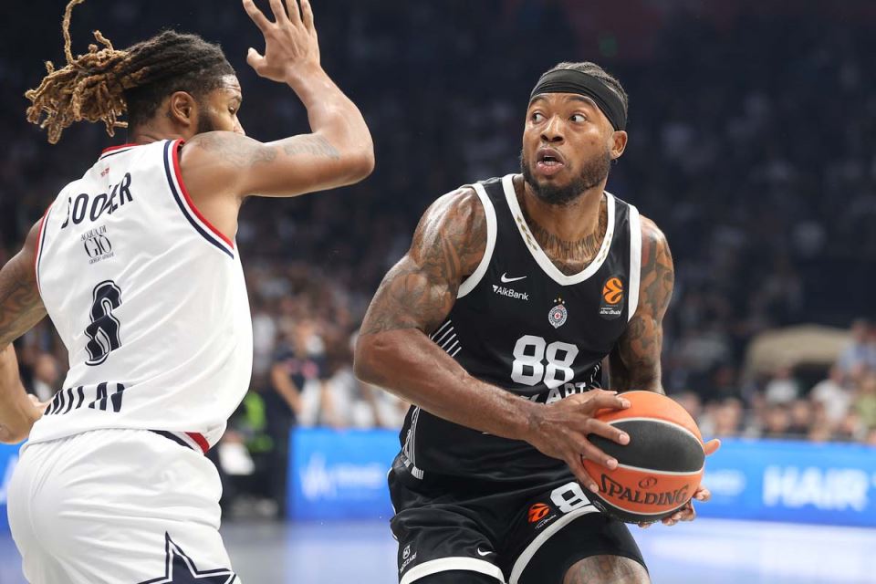 Partizan - Armani 4.jpg