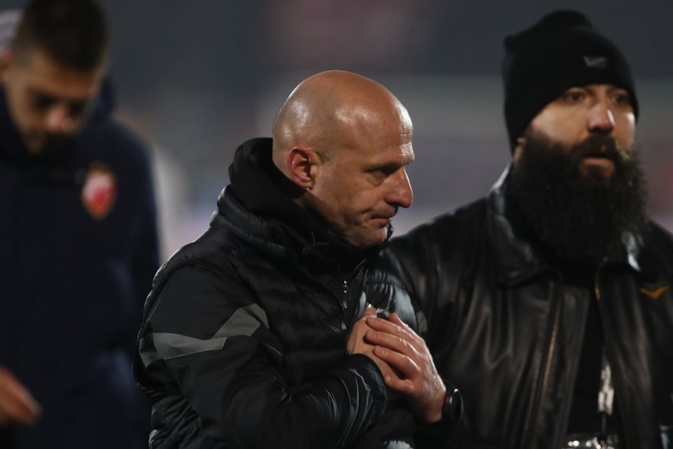 Igor Duljaj pozdravlja navijače Partizana