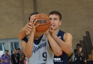 Bogdan Bogdanović uči saigrača da šutira levom rukom