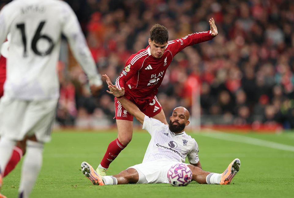 Liverpul - Mančester junajted (2).jpg