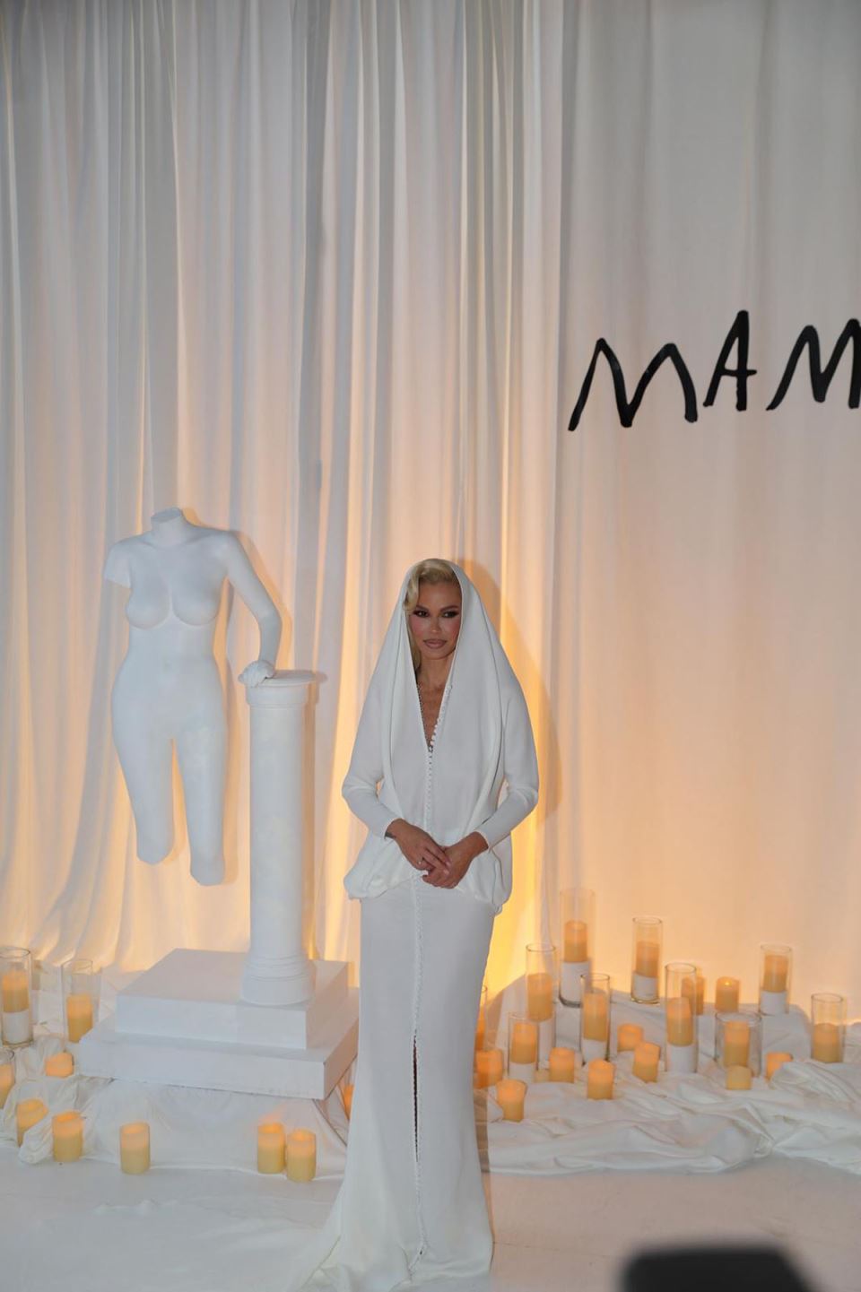 Nataša Bekvalac na promociji svog albuma (1).jpg