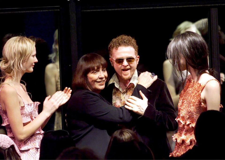 Mik Haknal Simpy red (1).jpg