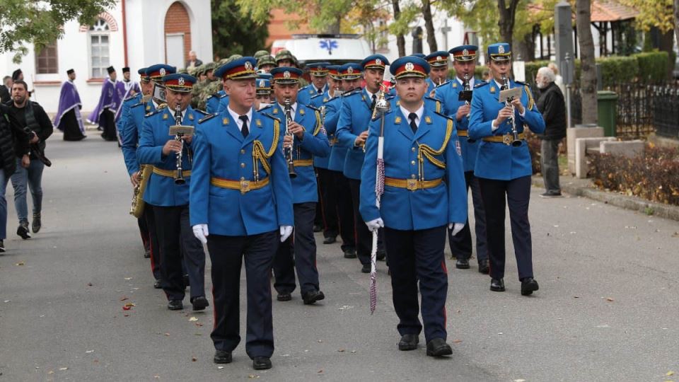 Iznošenje kovčega i povorka (1) copy.jpg