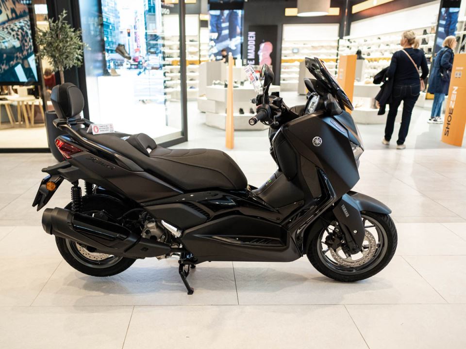 Yamaha X Max 300 (1).jpg
