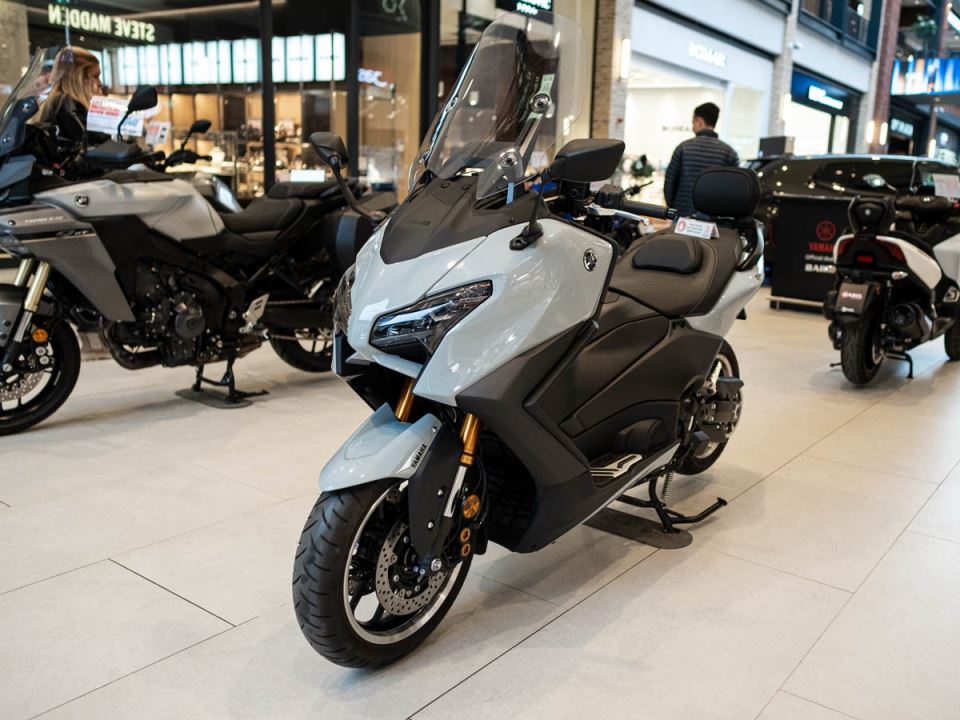 Yamaha Barel T Max (1).jpg