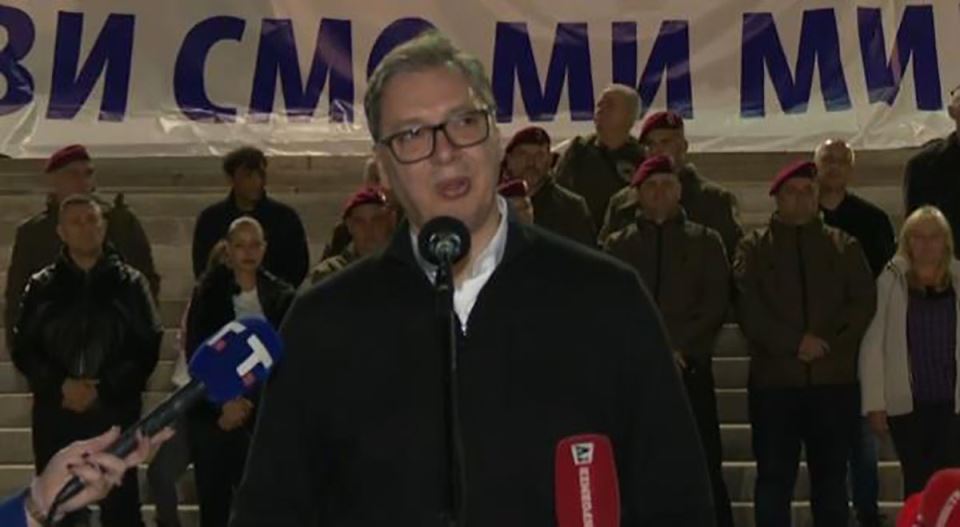 Skup ispred Skupštine (1).jpg