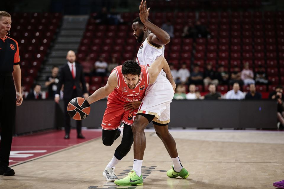 Vasilije Micić na meču Hapoela i Monaka.