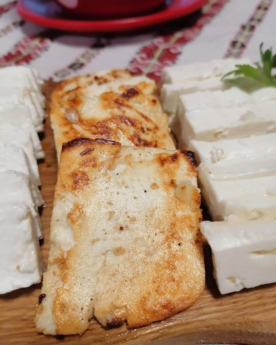 Jelena ima farmu koza i pravi sir i mleko (2).jpg