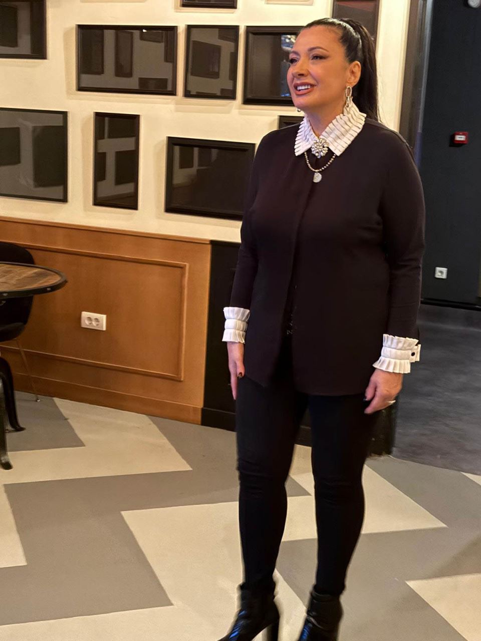 Kaliopi na promiciji pesme (1).jpg