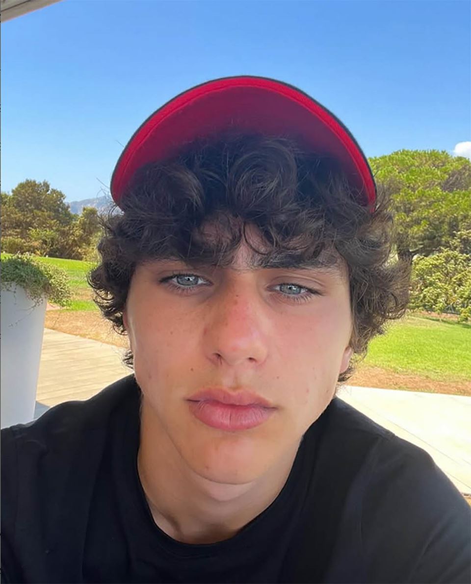 Ahile Kostakurta (5).jpg