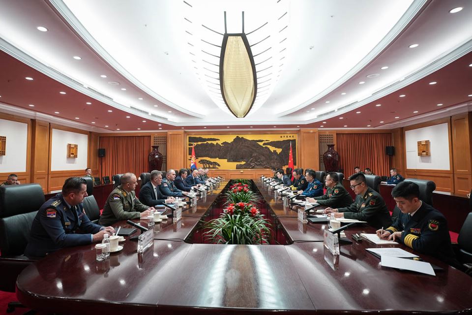 Sastanak ministra Gašića sa ministrom nacionalne odbrane NR Kine u Pekingu 9.jpg