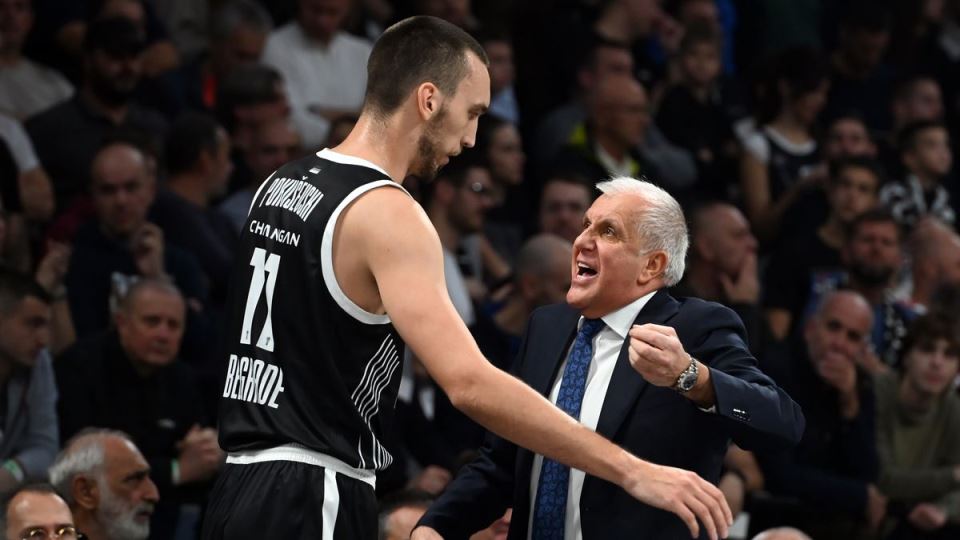 Aleksej Pokuševski i Željko Obradović na utakmici Partizana