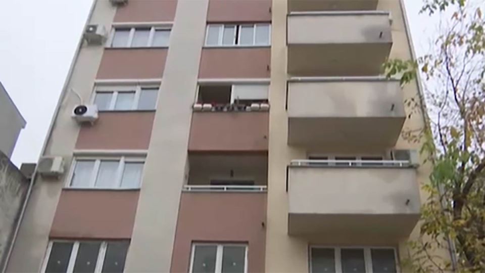 Trideset vlasnika stanova na Voždovcu čekaju da im izvršitelji zakucaju na vrata (1) copy.jpg