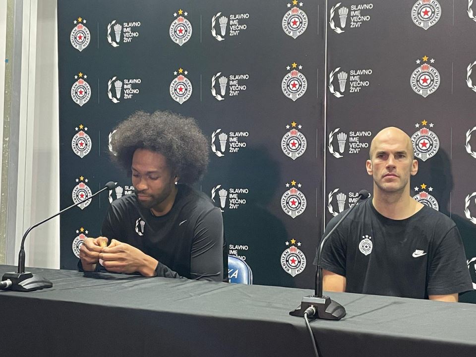 Parker i Kalates konferencija Partizana (1).jpg