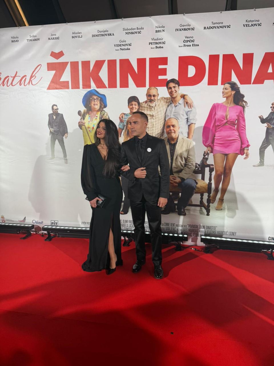Glumac Srdjan Timarov na na premijeri filma “Povratak Zikine dinastije” (2).jpg