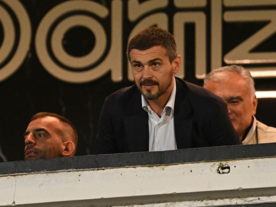 Danko Lazović u loži stadiona FK Partizan