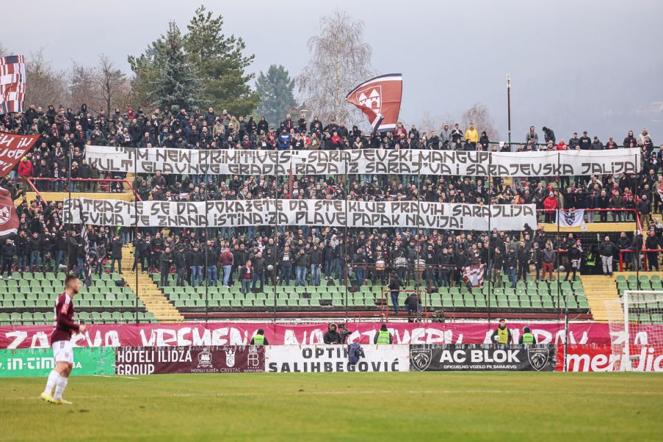 Transparent navijača Sarajeva prema Željezničaru