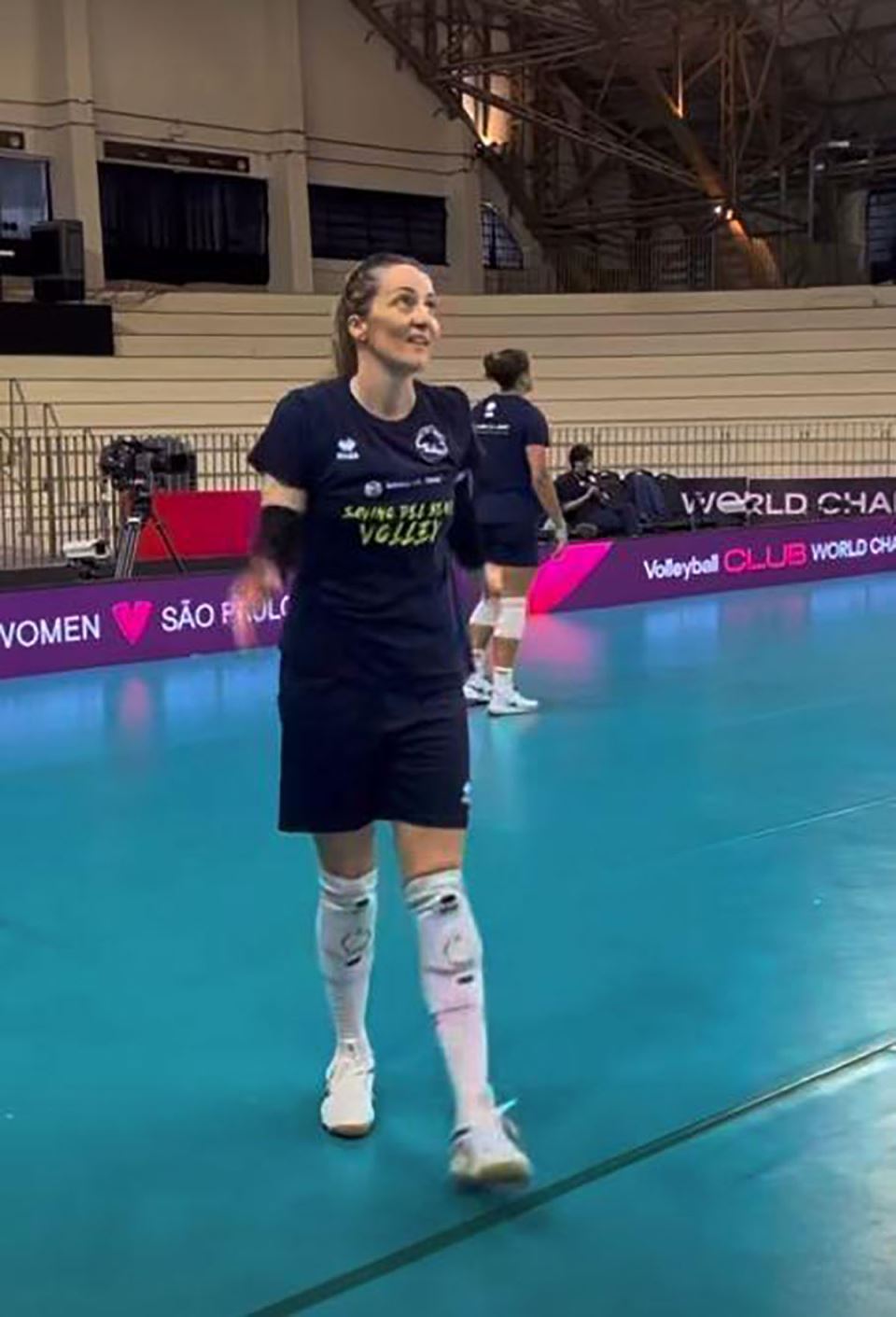 Maja Ognjenović na odbojkaškom terenu (2).jpg