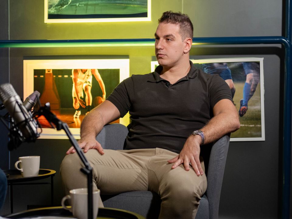 Nikola Jakšić tokom gostovanja u MONDO podkastu priča za medalju