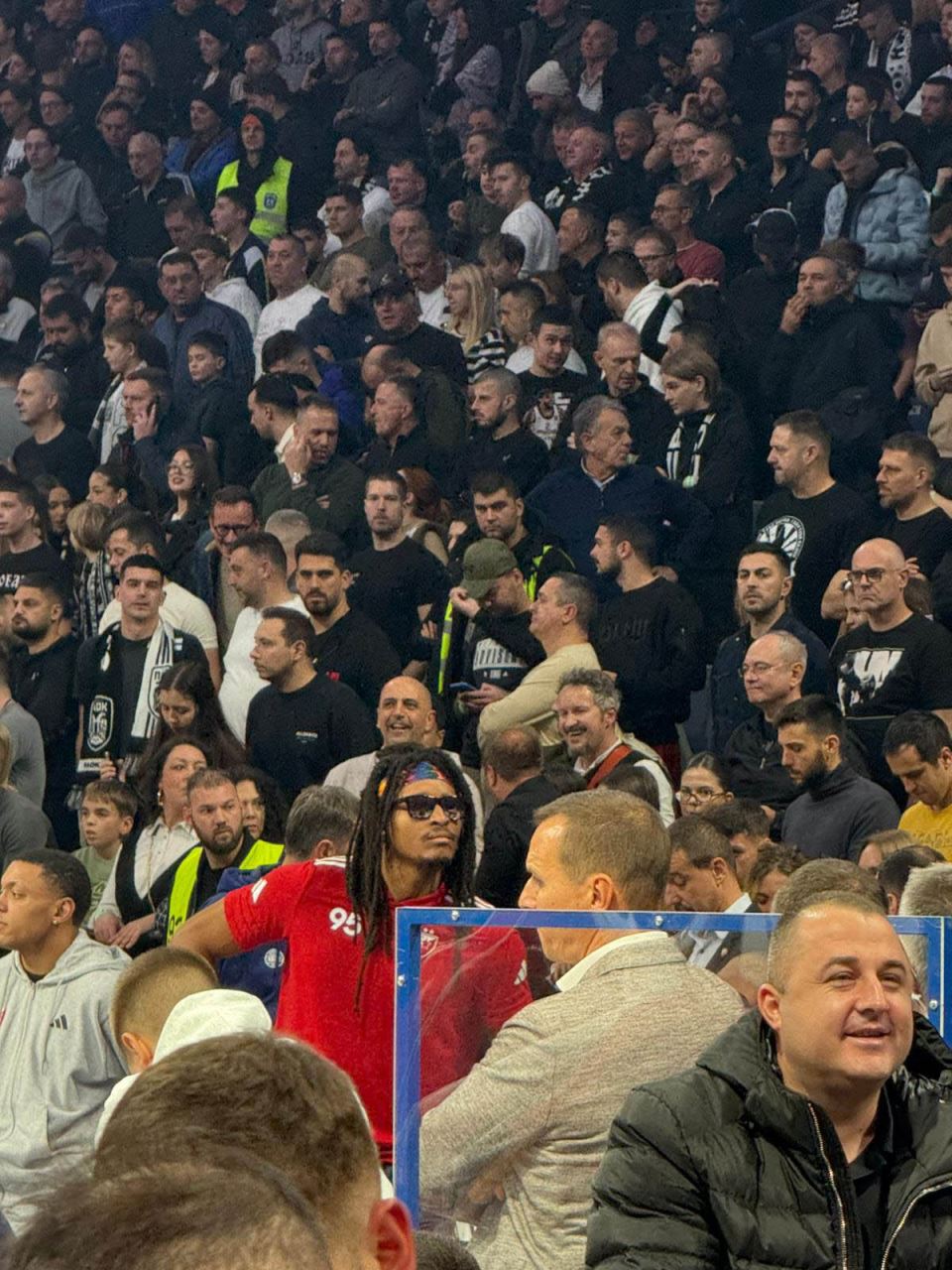 stajling Čime Monekea (1).jpg