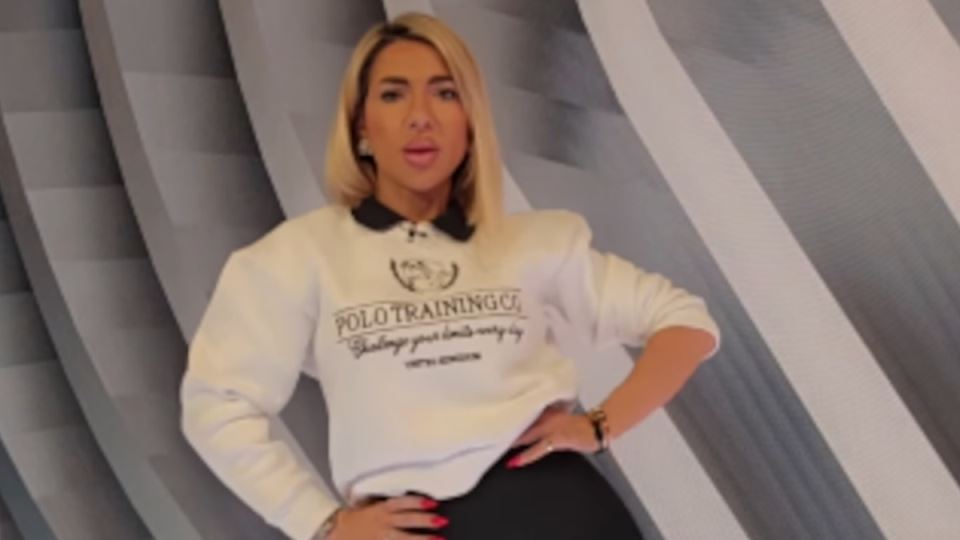 Jovana Jeremić u duksu