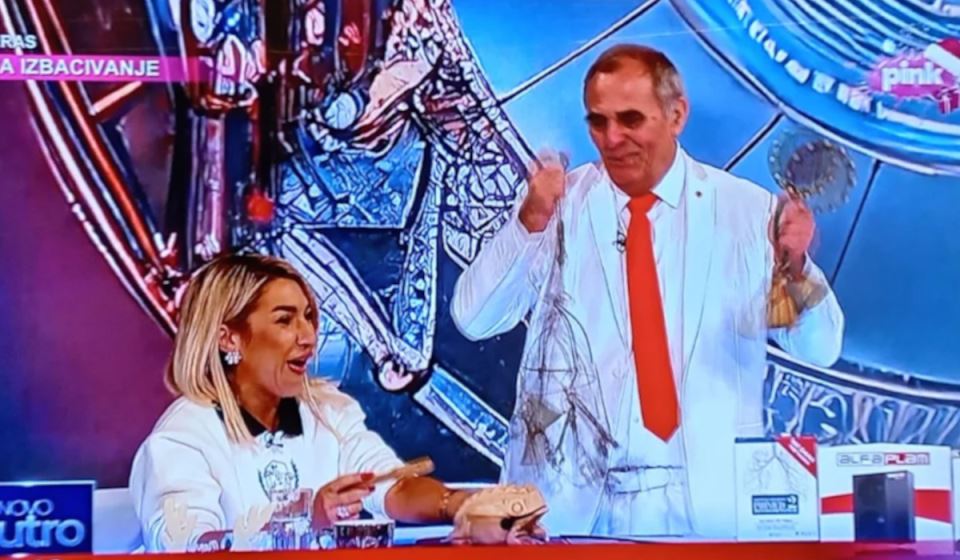 Jovana Jeremić žaba emisija.jpg